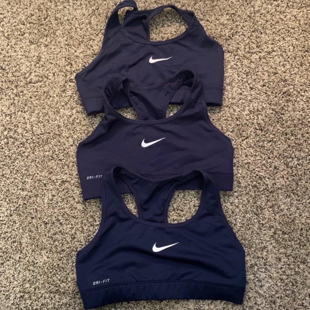 Nike sports bra bundle